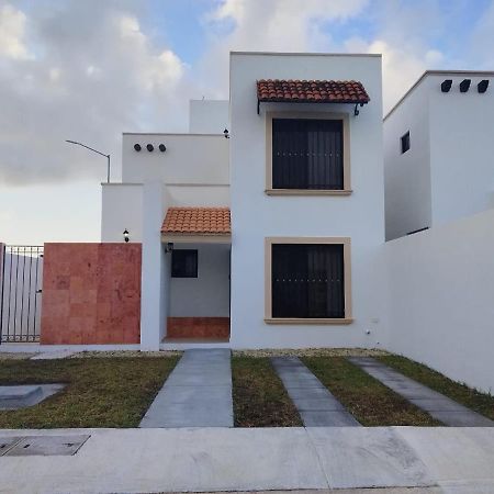 Hermosa Casa A 15 Minutos Del Aeropueto De Cancun En Exclusivo Fraccionamiento Residencial Экстерьер фото